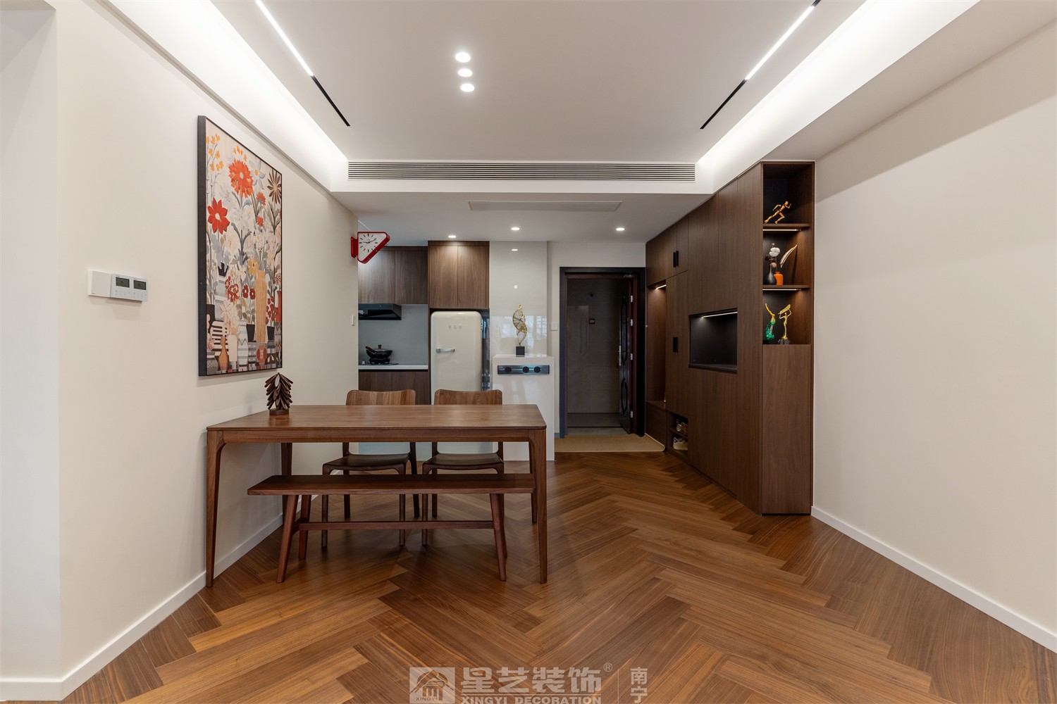 二中新民小區(qū)意式輕奢餐廳裝修完工實景圖