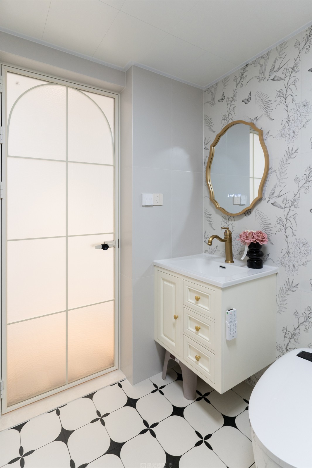 東方尊府118平中古風衛(wèi)生間裝修完工實景圖