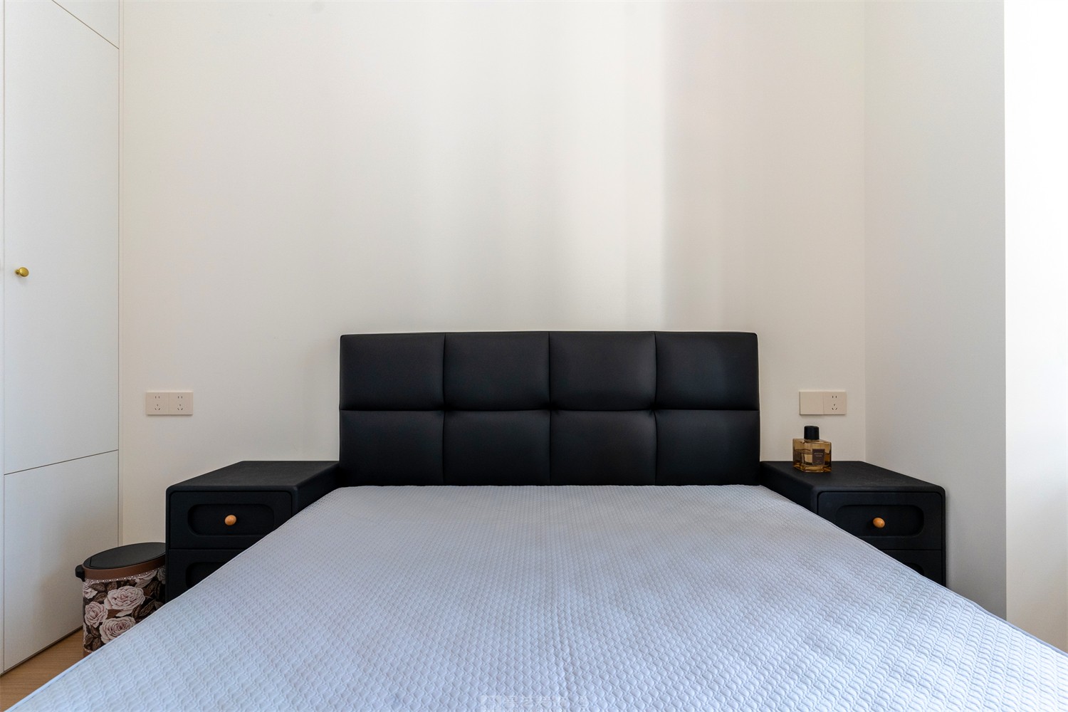 東方尊府118平中古風臥室裝修完工實景圖