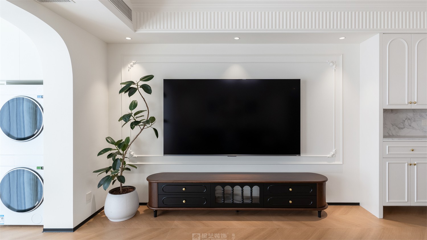 東方尊府118平中古風客廳裝修完工實景圖