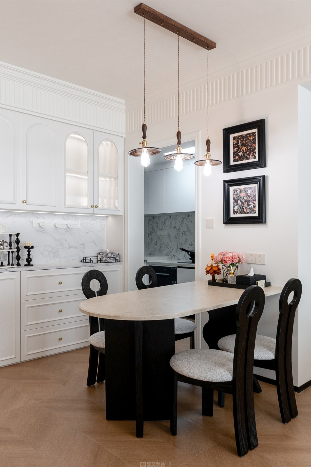 東方尊府118平中古風餐廳裝修完工實景圖