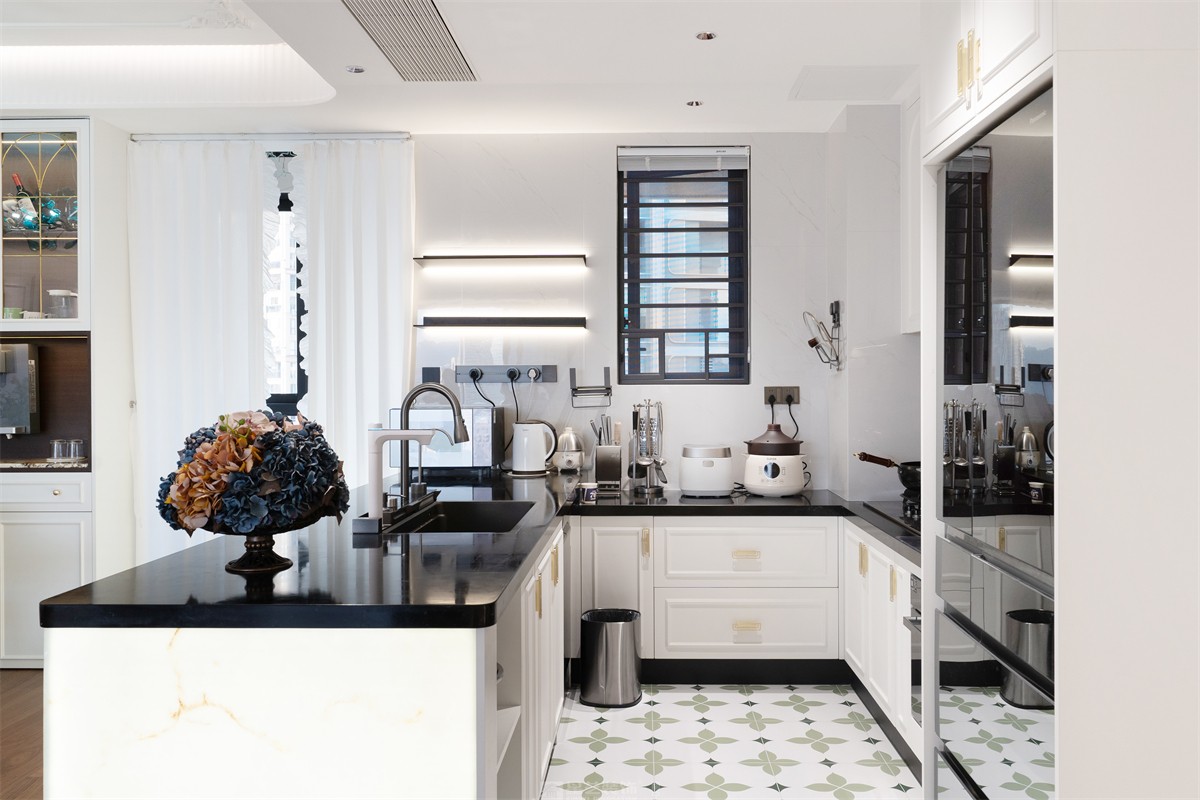 建發(fā)縵云143平法式風(fēng)格廚房裝修實(shí)景圖