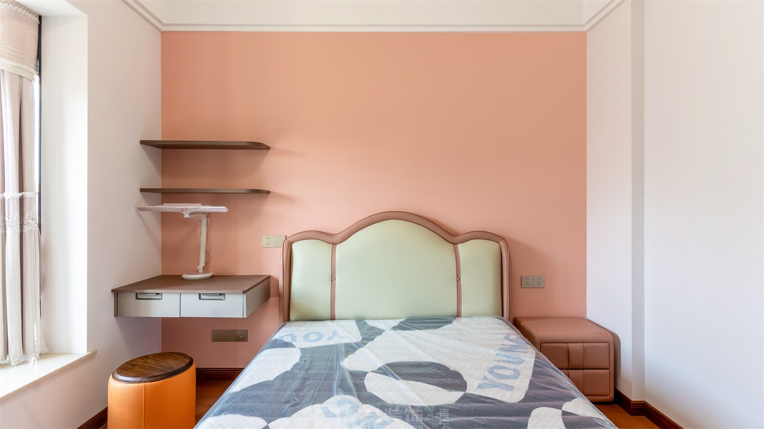 東方皇城260平簡約中式臥室完工裝修實(shí)景圖