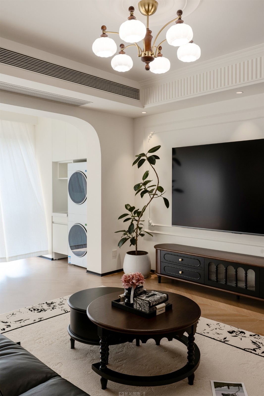 東方尊府118平中古風客廳裝修完工實景圖