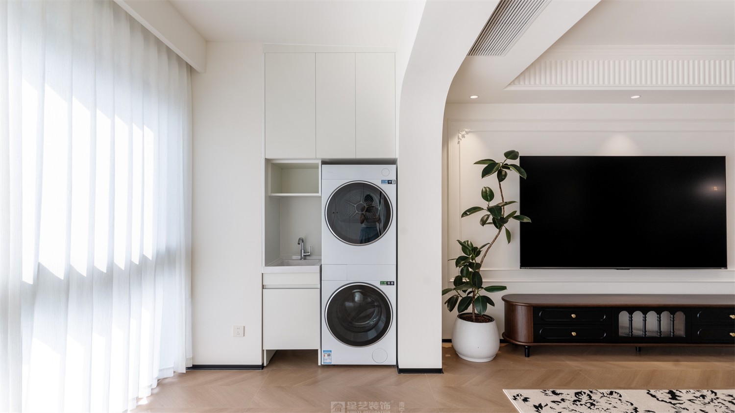 東方尊府118平中古風陽臺裝修完工實景圖