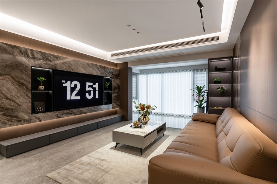 東方尊府117平現(xiàn)代風(fēng)格客廳裝修完工實(shí)景圖