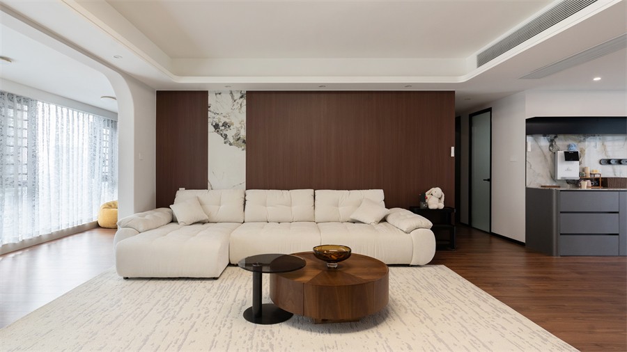 建發(fā)養(yǎng)云184平現(xiàn)代風(fēng)格客廳裝修完工實(shí)景圖